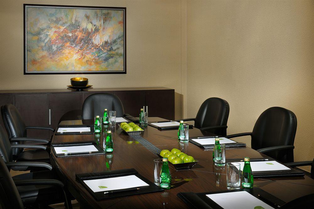 Courtyard By Marriott Riyadh Diplomatic Quarter Екстер'єр фото