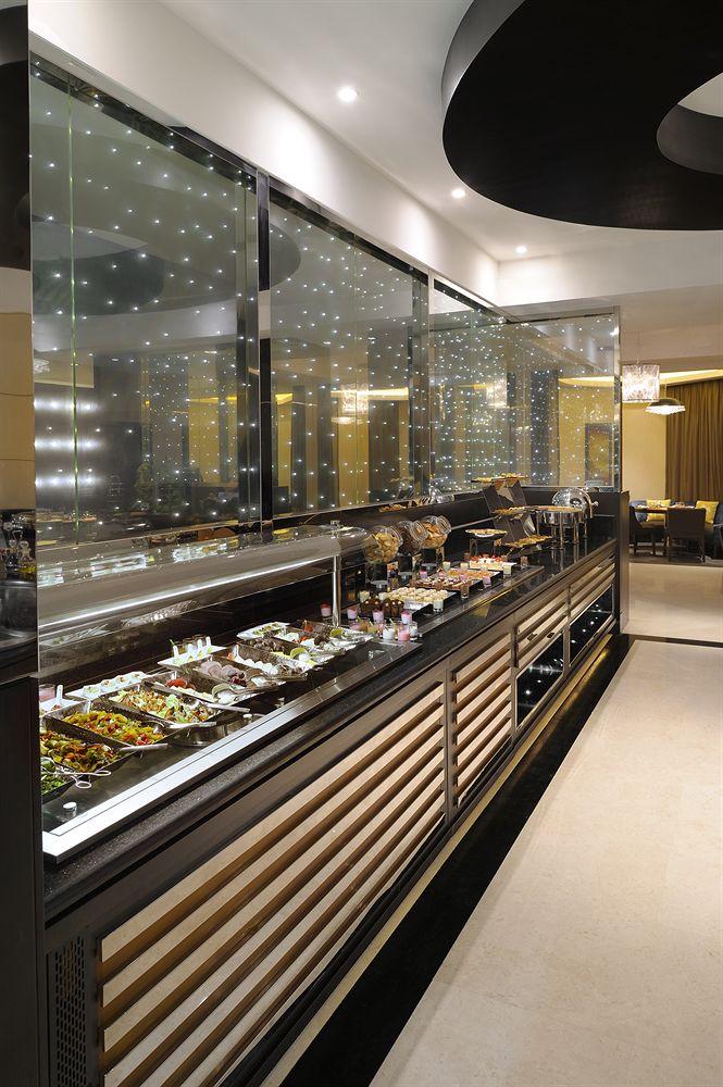 Courtyard By Marriott Riyadh Diplomatic Quarter Екстер'єр фото