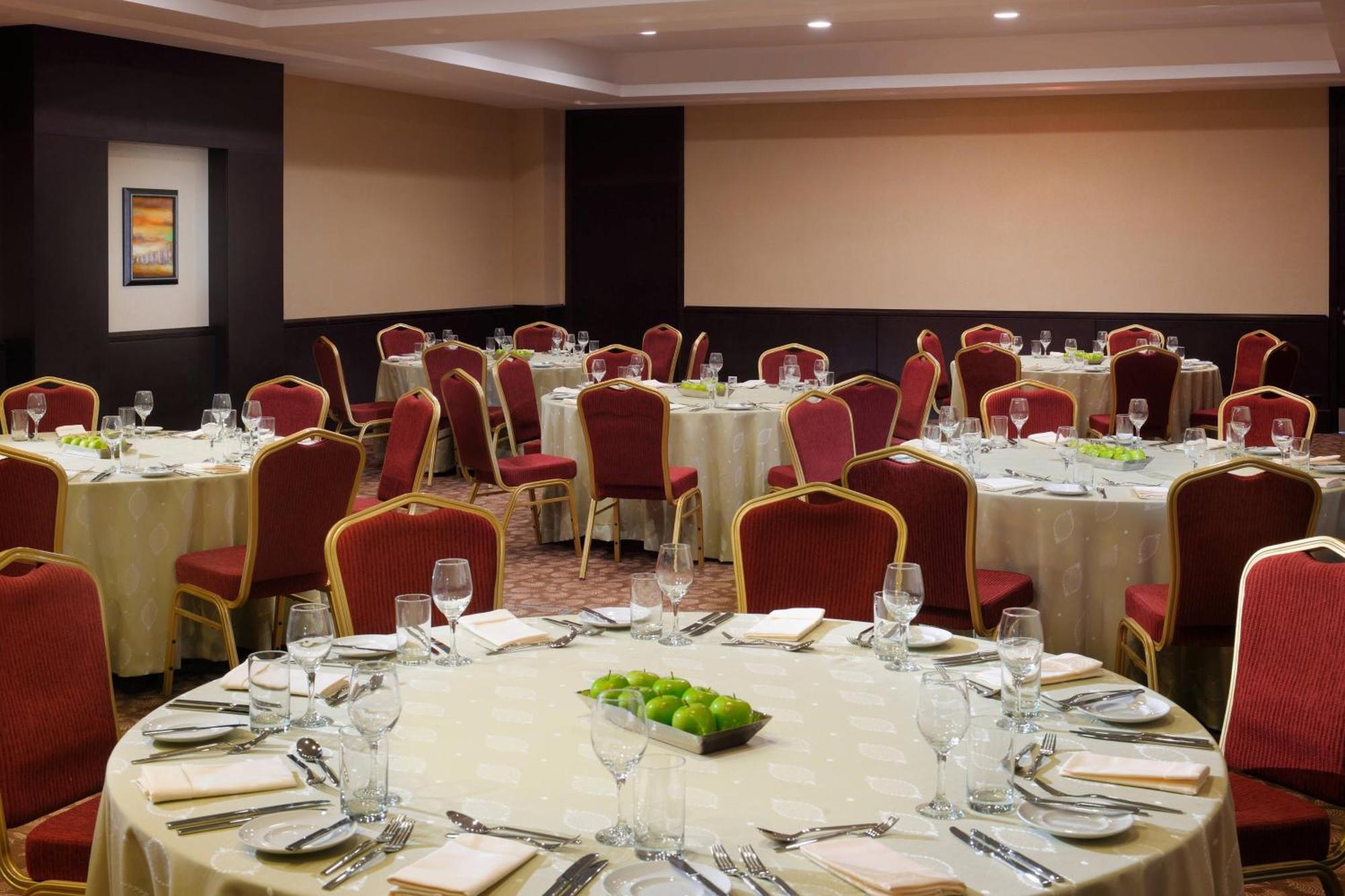 Courtyard By Marriott Riyadh Diplomatic Quarter Екстер'єр фото
