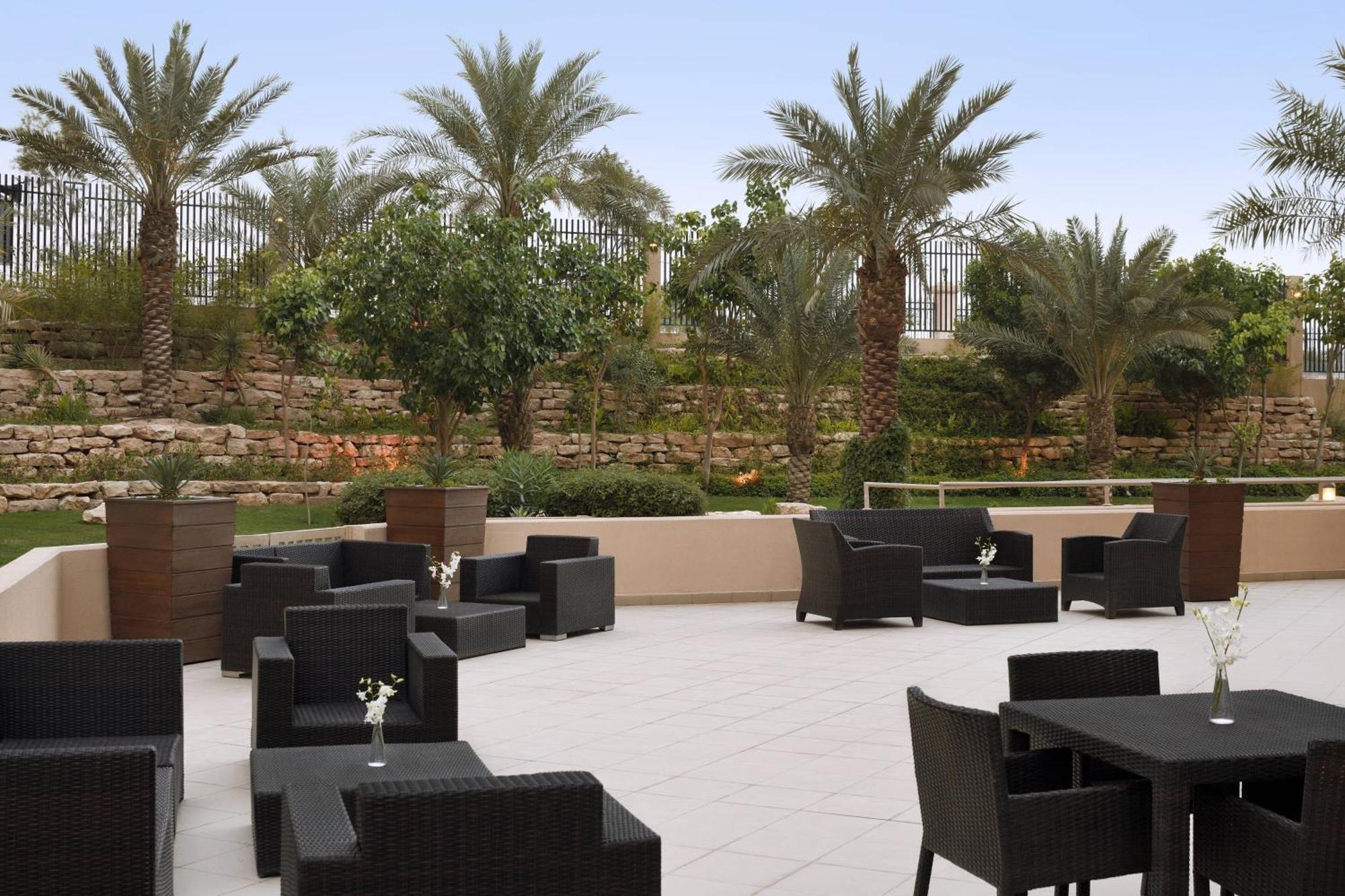 Courtyard By Marriott Riyadh Diplomatic Quarter Екстер'єр фото