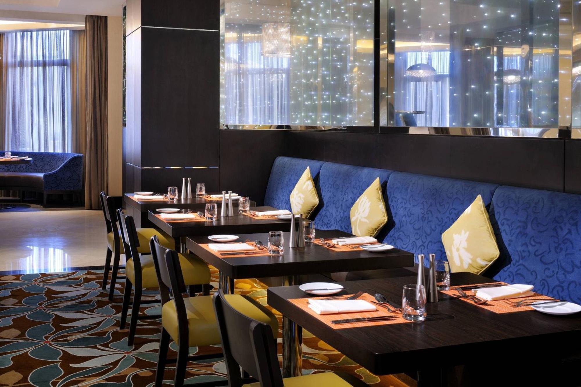 Courtyard By Marriott Riyadh Diplomatic Quarter Екстер'єр фото