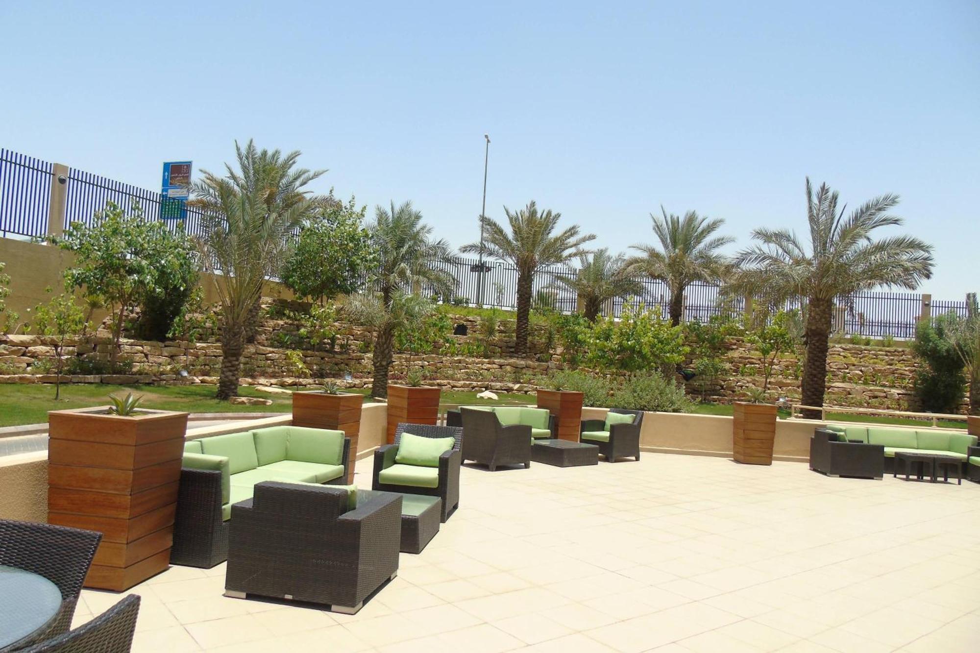 Courtyard By Marriott Riyadh Diplomatic Quarter Екстер'єр фото