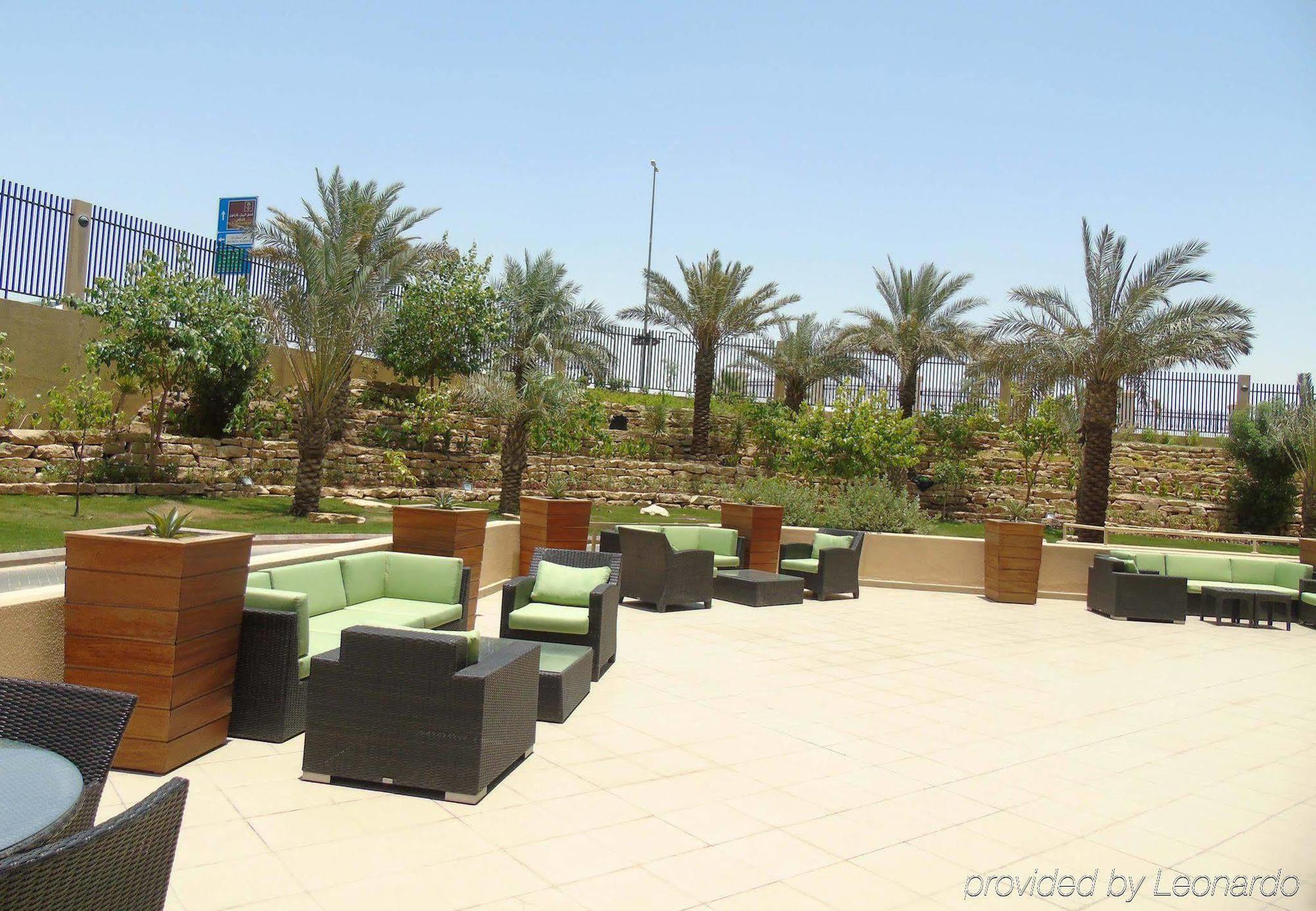 Courtyard By Marriott Riyadh Diplomatic Quarter Екстер'єр фото